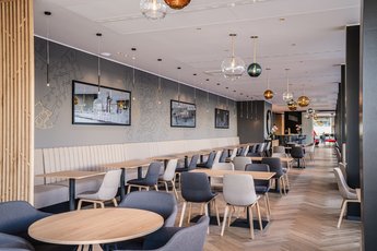 EA Congress hotel Aldis - ресторан All This Sněmovna
