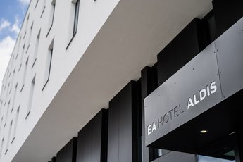 EA Congress hotel Aldis - здание отеля, деталь
